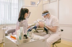 протезирование зубов